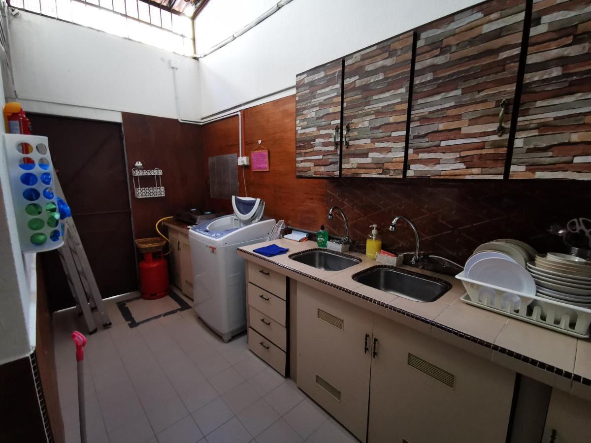 Dou Houz Gurney Hotel George Town Exterior photo